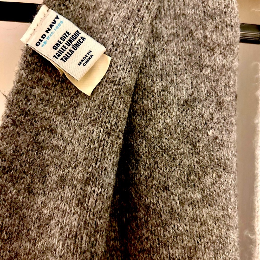 Colorblock Wool Infinity Scarf - Picture 4 of 4